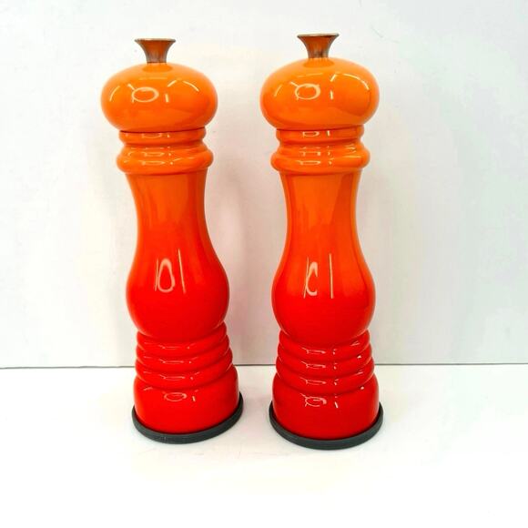 Le Creuset Salt and Pepper Mill set - Picture 1 of 8